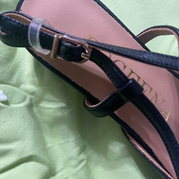 Chic Black Pointed-Toe Heels - Picture 14 of 14